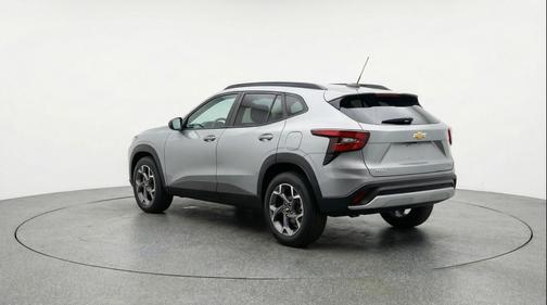 Sterling Gray Metallic 2025 Chevrolet Trax LT