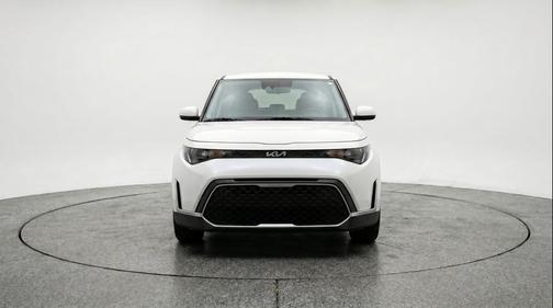 Snow White Pearl 2025 Kia Soul LX