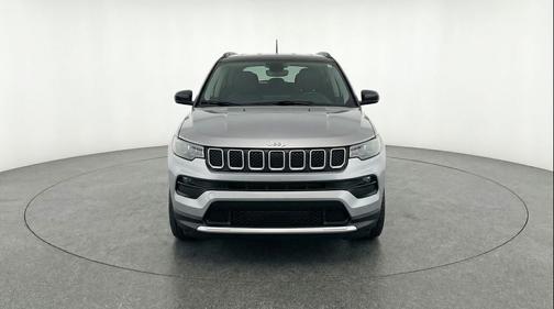 Silver Zynith Metallic Clearcoat 2025 Jeep Compass Limited
