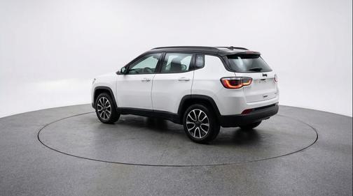 Bright White Clearcoat 2025 Jeep Compass Trailhawk