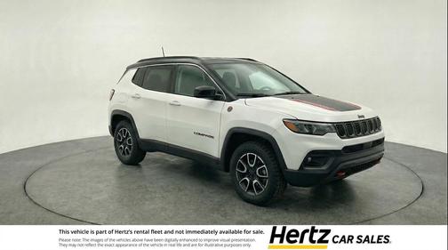 Bright White Clearcoat 2025 Jeep Compass Trailhawk