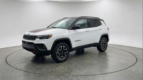 Bright White Clearcoat 2025 Jeep Compass Trailhawk