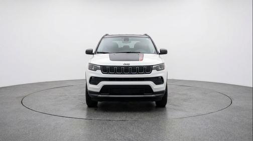 Bright White Clearcoat 2025 Jeep Compass Trailhawk