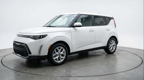 Snow White Pearl 2025 Kia Soul LX