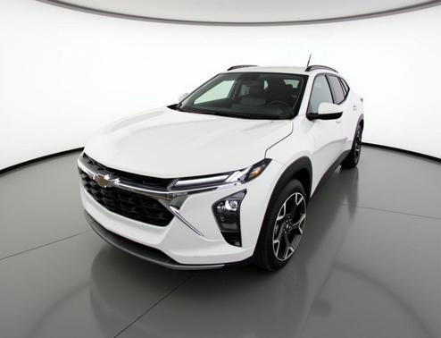 Summit White 2025 Chevrolet Trax LT