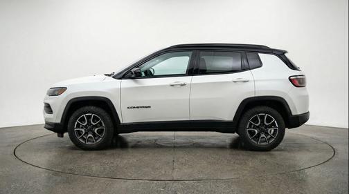 Bright White Clearcoat 2025 Jeep Compass Trailhawk