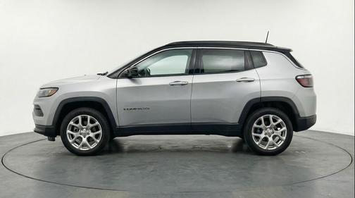 Silver Zynith Metallic Clearcoat 2025 Jeep Compass Limited