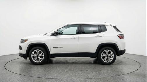 Bright White Clearcoat 2025 Jeep Compass Latitude