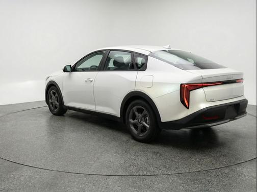 Snow White Pearl 2025 Kia K4 LXS