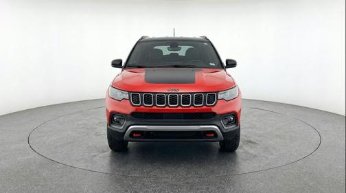 Red Hot Pearlcoat 2025 Jeep Compass Trailhawk