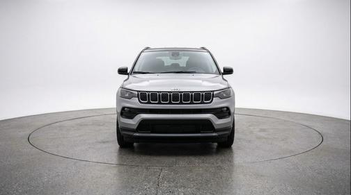 Silver Zynith Metallic Clearcoat 2025 Jeep Compass Limited