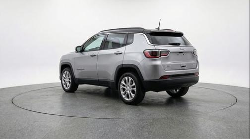 Silver Zynith Metallic Clearcoat 2025 Jeep Compass Limited