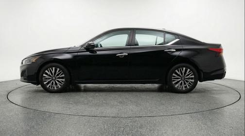 Super Black 2025 Nissan Altima SV FWD