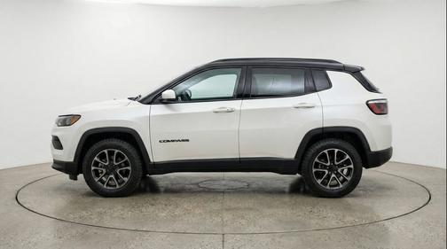 Bright White Clearcoat 2025 Jeep Compass Trailhawk