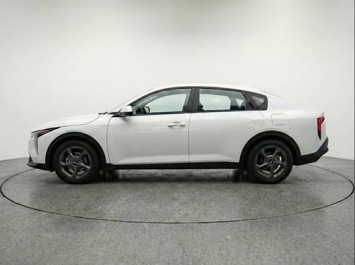 Snow White Pearl 2025 Kia K4 LXS