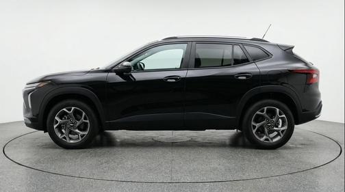 Mosaic Black Metallic 2025 Chevrolet Trax LT