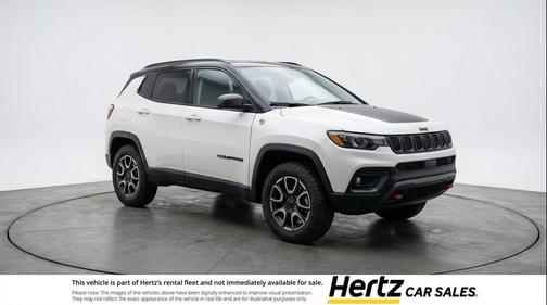 Bright White Clearcoat 2025 Jeep Compass Trailhawk