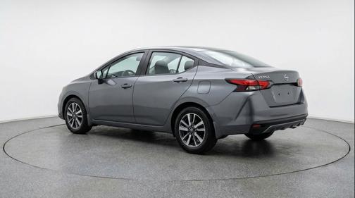 Gun Metallic 2025 Nissan Versa 1.6 SV