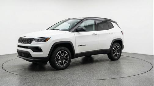 Bright White Clearcoat 2025 Jeep Compass Trailhawk