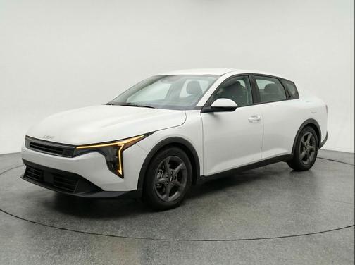 Snow White Pearl 2025 Kia K4 LXS