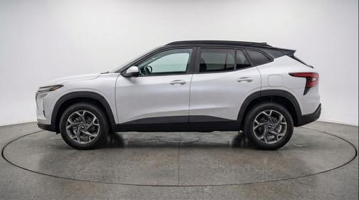 Summit White 2025 Chevrolet Trax LT