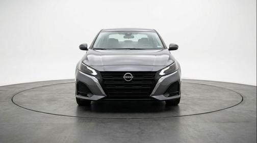 Gun Metallic 2025 Nissan Altima SV FWD