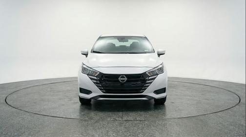 Aspen White Tricoat 2025 Nissan Versa 1.6 SV