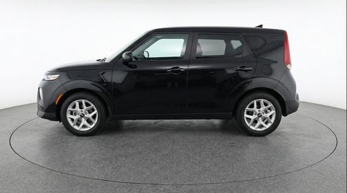 Fusion Black 2025 Kia Soul LX