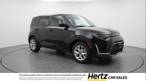 Fusion Black 2025 Kia Soul LX