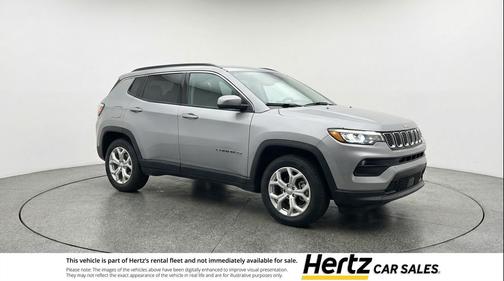 Silver Zynith Metallic Clearcoat 2025 Jeep Compass Latitude