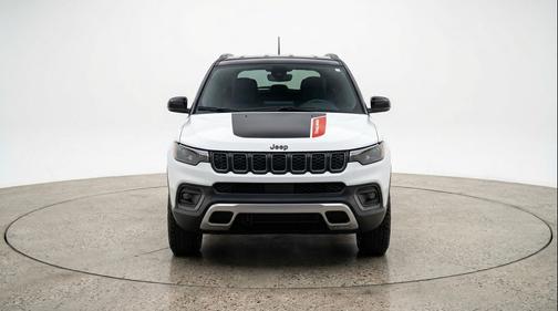 Bright White Clearcoat 2025 Jeep Compass Trailhawk