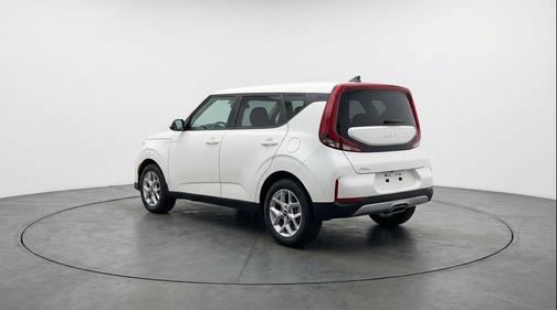 Snow White Pearl 2025 Kia Soul LX