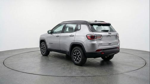 Silver Zynith Metallic Clearcoat 2025 Jeep Compass Trailhawk