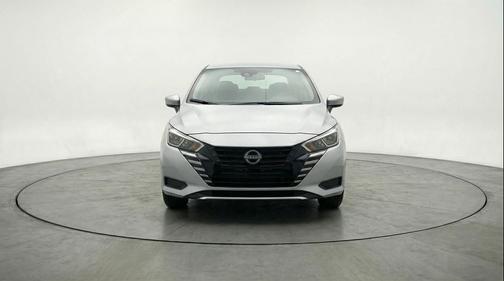 Brilliant Silver Metallic 2025 Nissan Versa 1.6 SV