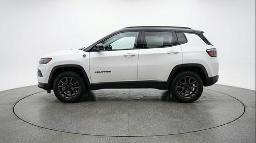 Bright White Clearcoat 2025 Jeep Compass Trailhawk