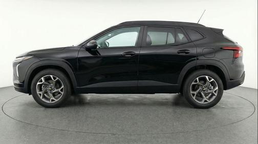 Mosaic Black Metallic 2025 Chevrolet Trax LT