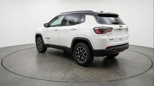 Bright White Clearcoat 2025 Jeep Compass Trailhawk