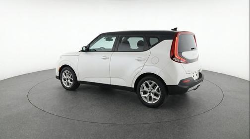 Snow White Pearl 2025 Kia Soul LX