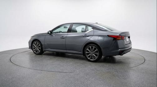 Gun Metallic 2025 Nissan Altima SV FWD