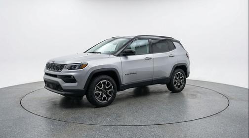 Silver Zynith Metallic Clearcoat 2025 Jeep Compass Trailhawk