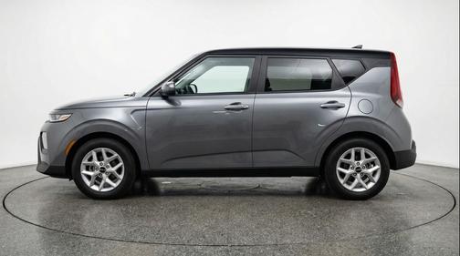 Gravity Gray 2025 Kia Soul LX