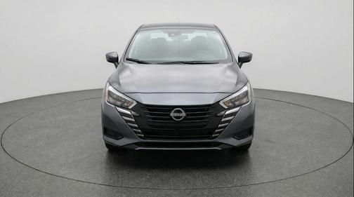 Gun Metallic 2025 Nissan Versa 1.6 SV