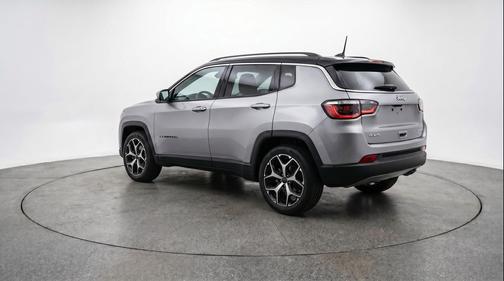 Silver Zynith Metallic Clearcoat 2025 Jeep Compass Limited
