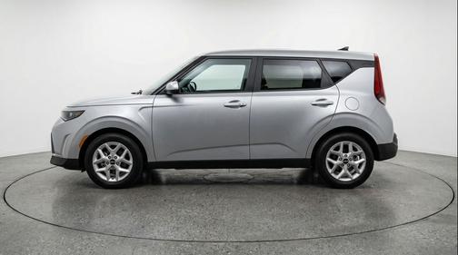 Steel Gray 2025 Kia Soul LX