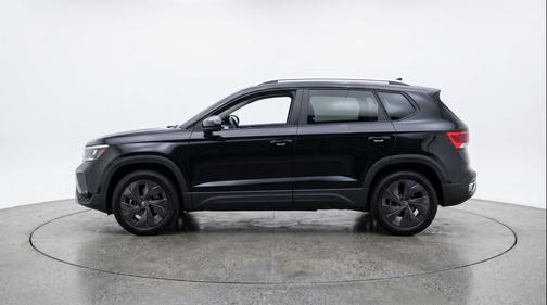 Deep Black Pearl 2025 Volkswagen Taos 1.5T S