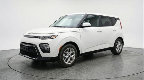 Snow White Pearl 2025 Kia Soul LX