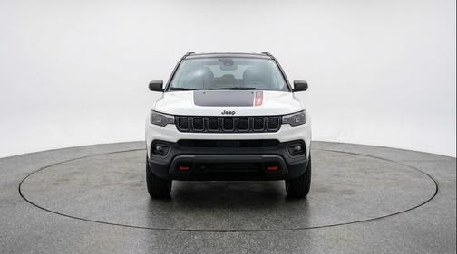 Bright White Clearcoat 2025 Jeep Compass Trailhawk