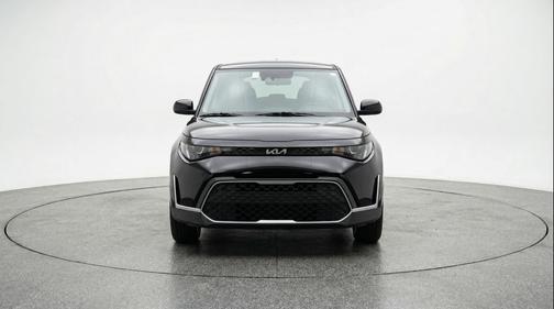 Fusion Black 2025 Kia Soul LX
