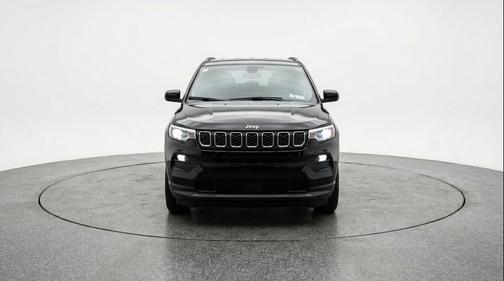 Black 2025 Jeep Compass Latitude