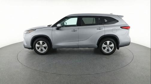 Celestial Silver Metallic 2025 Toyota Highlander LE